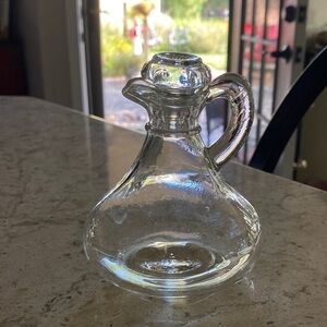 VINTAGE~ANCHOR HOCKING~CLEAR GLASS OIL/VINEGAR CRUET~GLASS STOPPER~NICE~G11